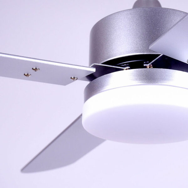 Ventoinha de tecto KENIA prata, 4 palas reversíveis, 18W LED 3000|4000|6500K, Alt.40xD.107cm - Image 2